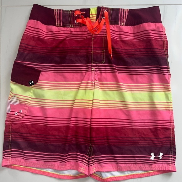 Under Armour Multi Color Loose Fit Board/Swim Shorts Size 32 - Picture 1 of 6